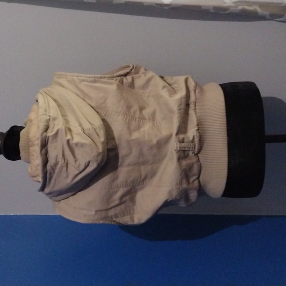 Vest - Picture 8 of 12